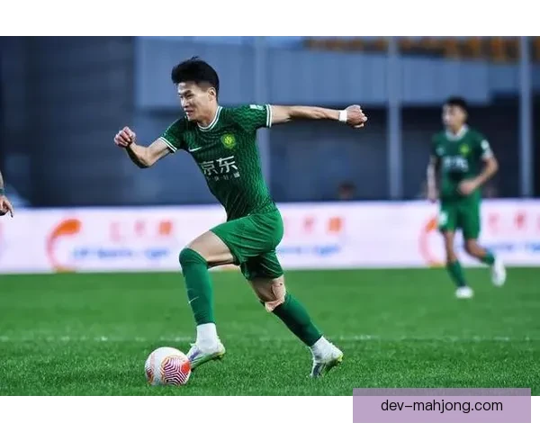 林良铭助力国安边路快速突袭撕开防线表现亮眼 林良铭助力国安边路快速突袭撕开防线表现亮眼